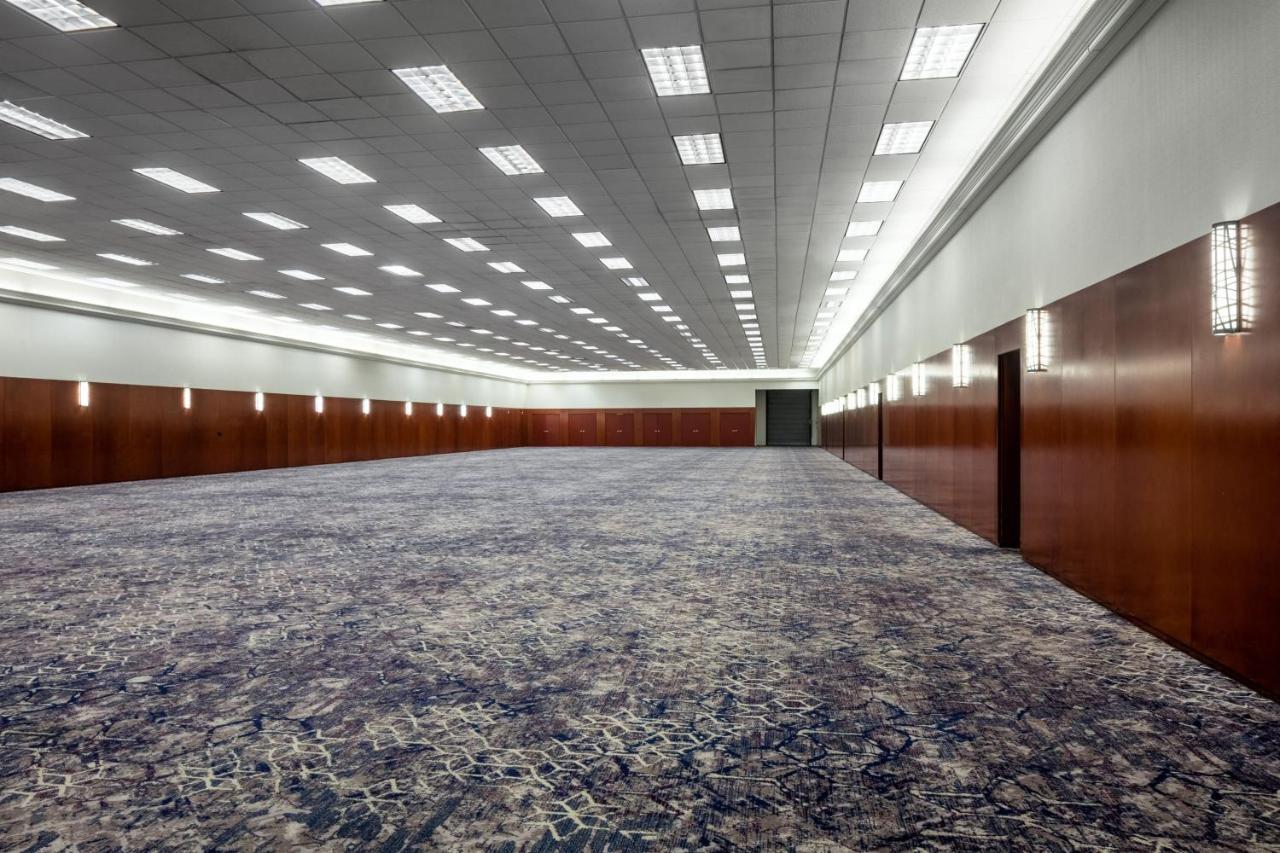 Отель Indianapolis Marriott East Экстерьер фото