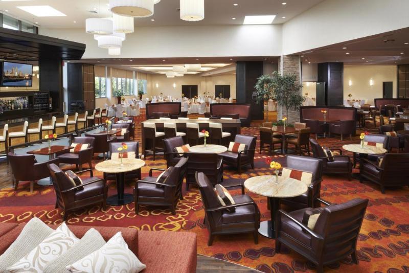 Отель Indianapolis Marriott East Экстерьер фото