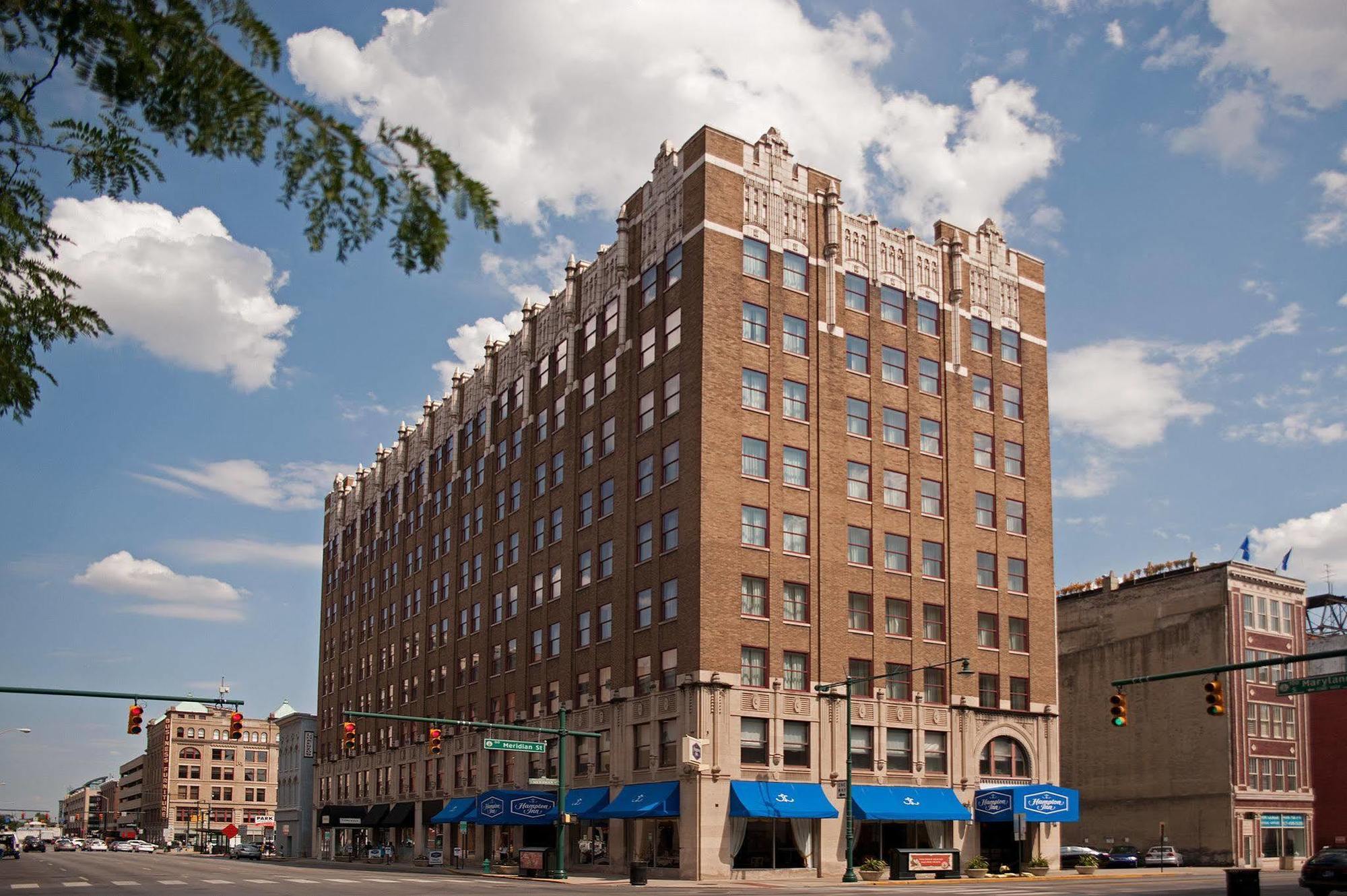Отель Indianapolis Marriott East Экстерьер фото