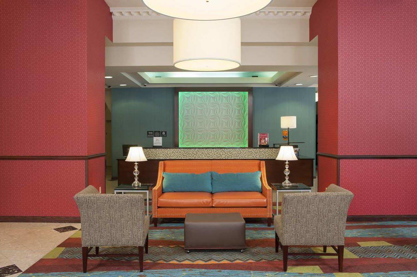 Отель Indianapolis Marriott East Экстерьер фото